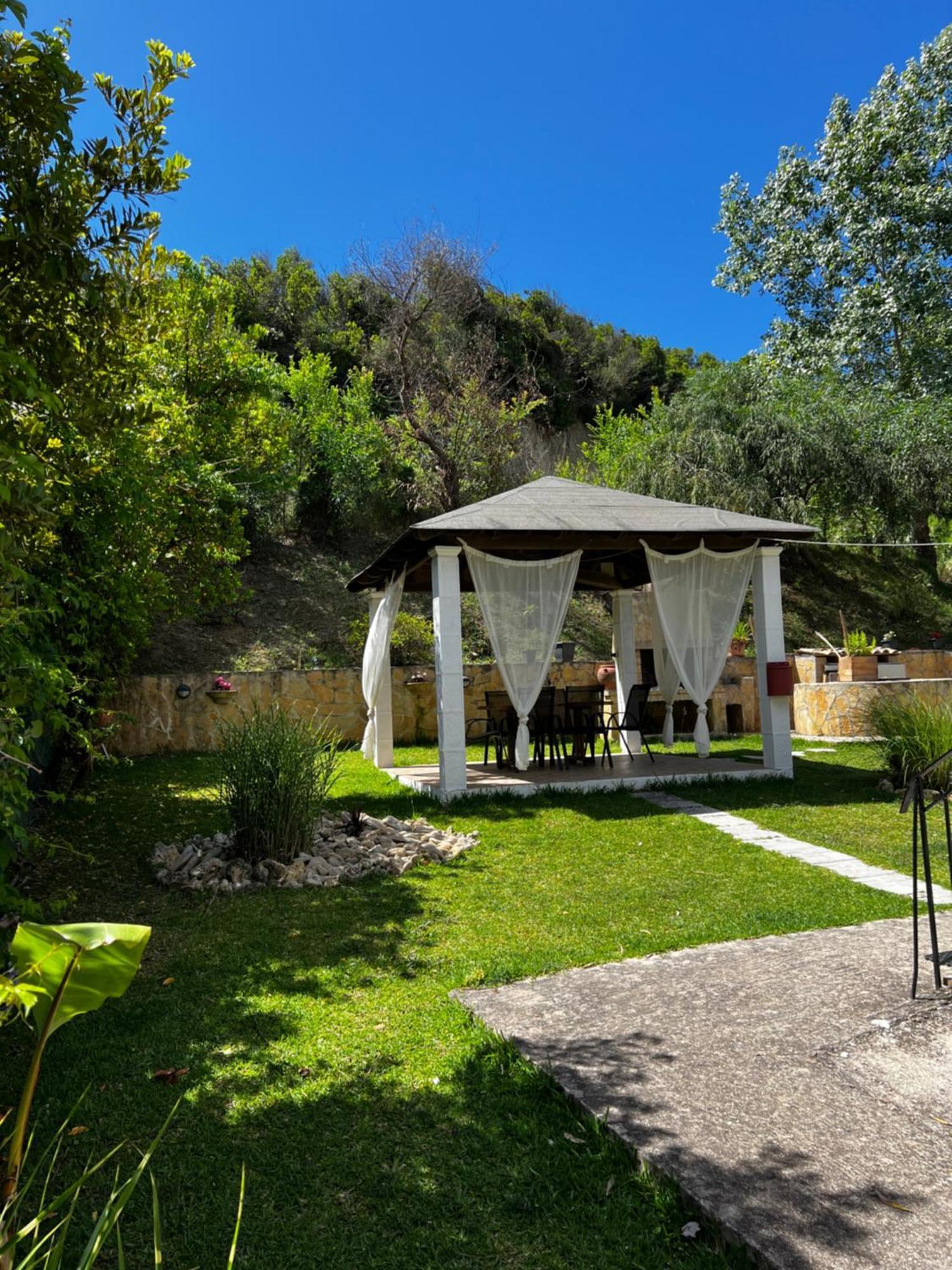 Armonia Apartments & Studios Perivolion Bagian luar foto