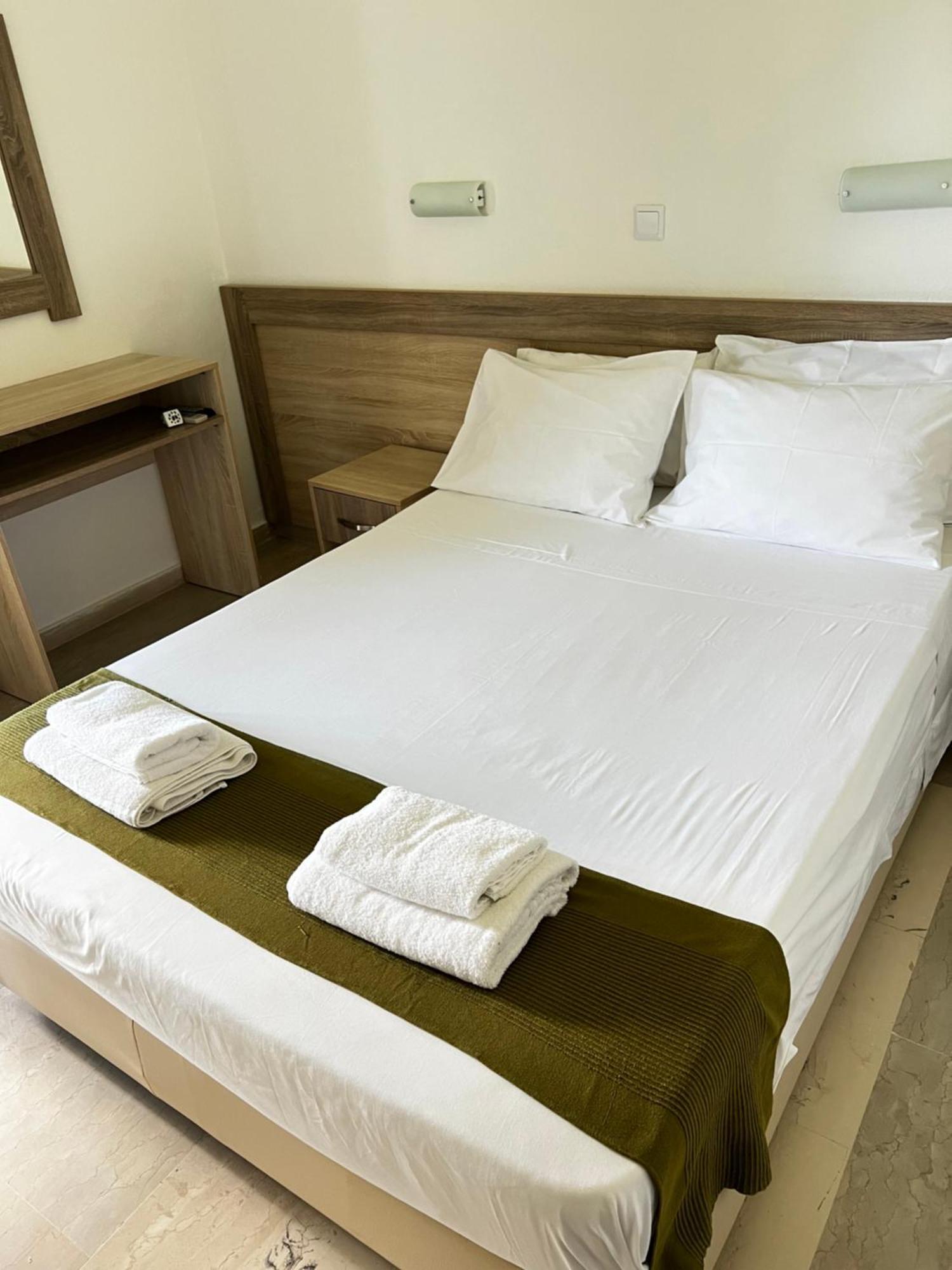 Armonia Apartments & Studios Perivolion Bagian luar foto