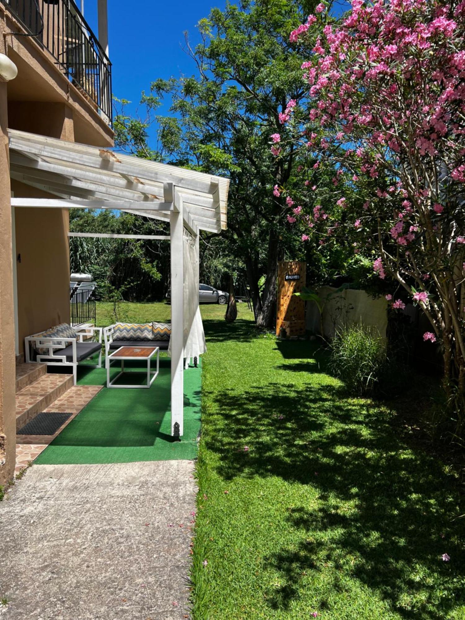 Armonia Apartments & Studios Perivolion Bagian luar foto